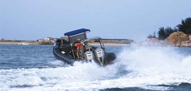 9.5米 小型充气橡皮艇/钓鱼船